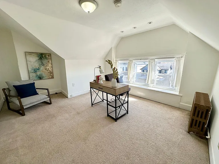 715 N Beatty St — Photo 16
