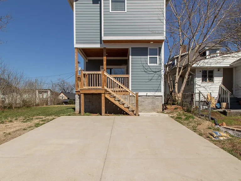 1713A Simpkins St — Photo 4