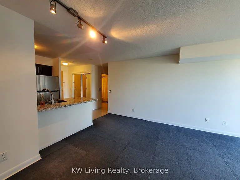 4978 Yonge St #909 — Photo 7