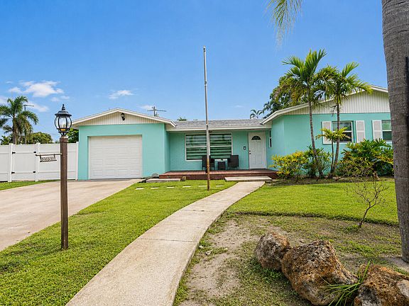 5th image of 2395 Edgewater Drive