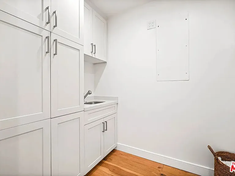 2751 Midvale Ave — Photo 18