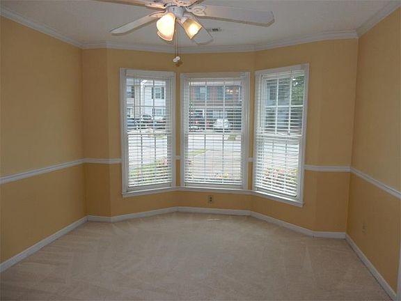 4th image of 1010 Windy Oaks Ct SE