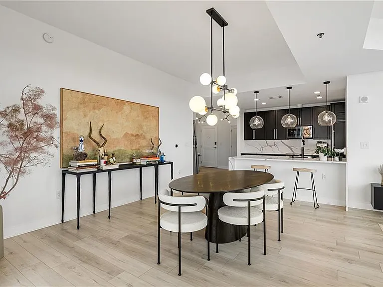 2795 Peachtree Rd NE #1701 — Photo 9