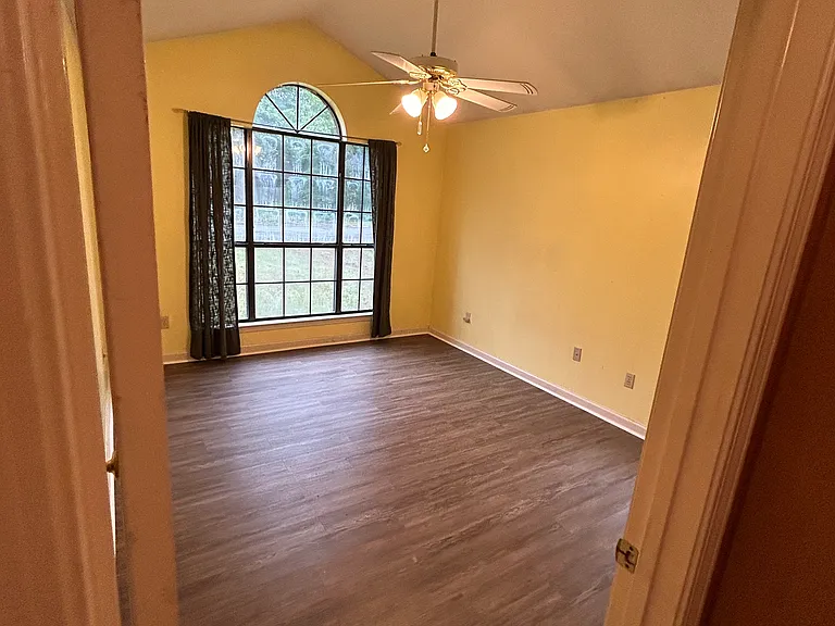 2305 Coraltree Dr — Photo 5