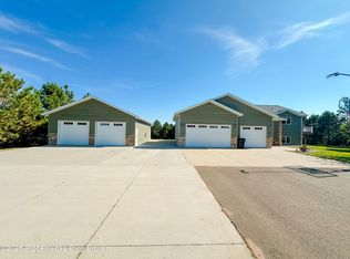 3686 115g Ave SW, Dickinson, ND 58601