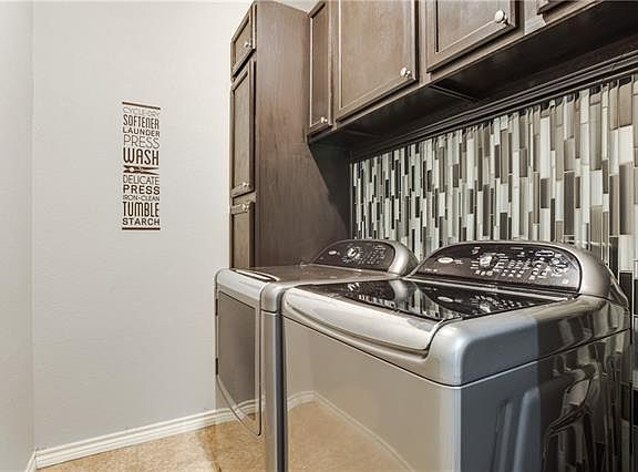 4th image of 309 Equine Ln