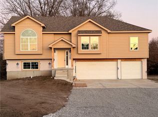 319 NE 51st Rd, Warrensburg, MO 64093