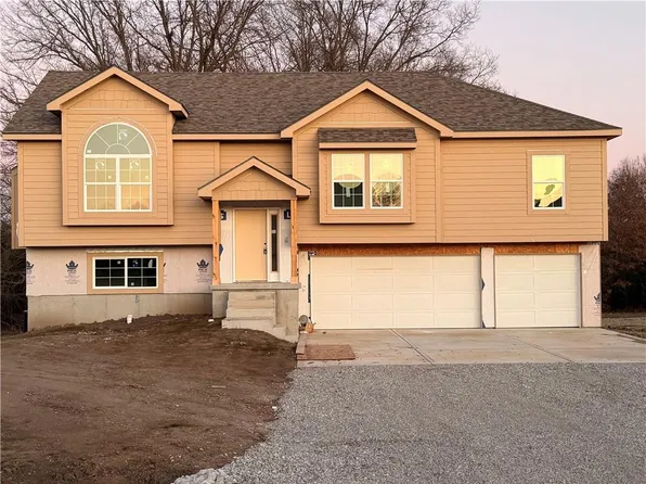 319 NE 51st Rd, Warrensburg, MO 64093