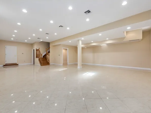 104 Malba Drive image 24 of 25