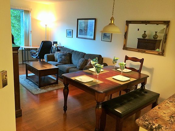 4th image of 240 Lombard St APT 528