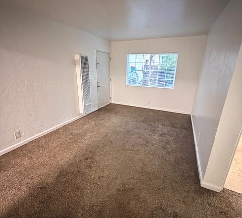 2nd image of 517 Cedar St #3
