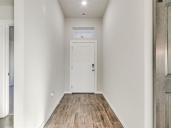 3rd image of 1109 Acacia Creek Dr