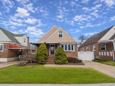 5643 195th Street, Fresh Meadows, NY, 11365