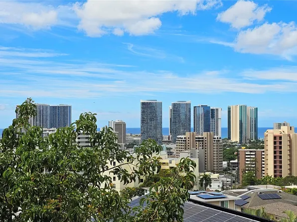 1025 Maunaihi Pl APT 105, Honolulu, HI 96822
