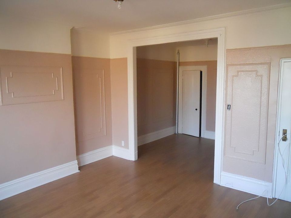 1st image of 624 Park Pl APT 4R