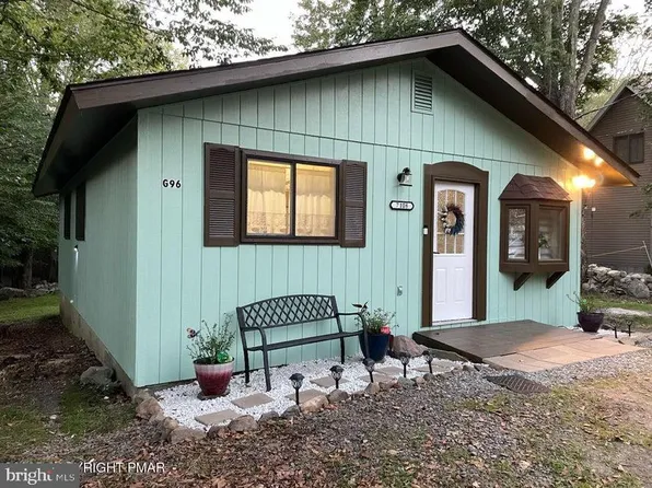 7108 Robinwood Dr, Tobyhanna, PA 18466