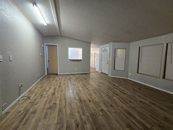 4th image of 627 S Owen Ave