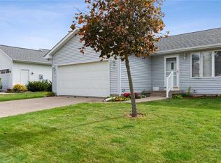 520 Sugar Creek Ln, North Liberty, IA 52317