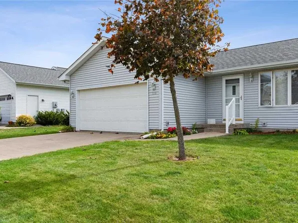520 Sugar Creek Ln, North Liberty, IA 52317
