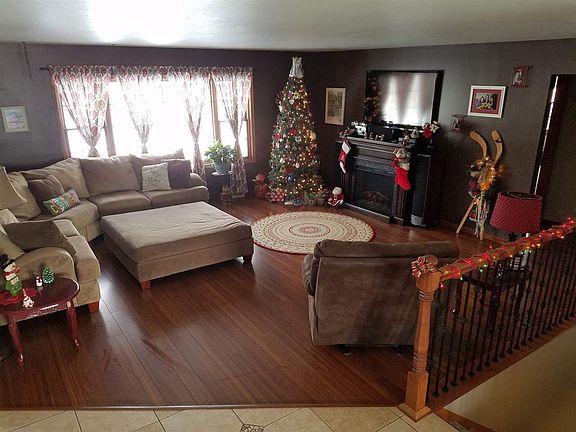 4th image of 845 Camelot Dr