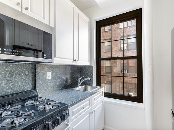 5th image of 1 University Pl APT 14L