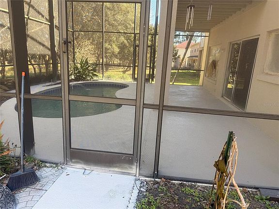 2nd image of 2014 Applegate Dr
