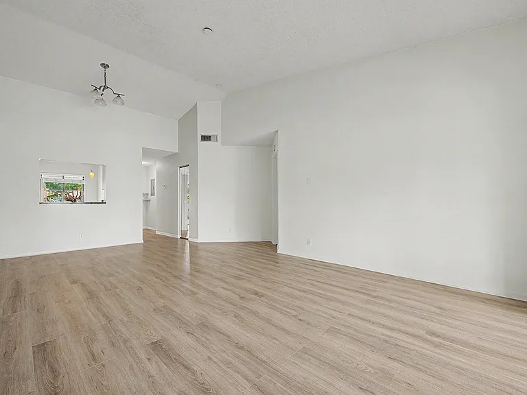 3386 Lucerne Park Dr — Photo 7