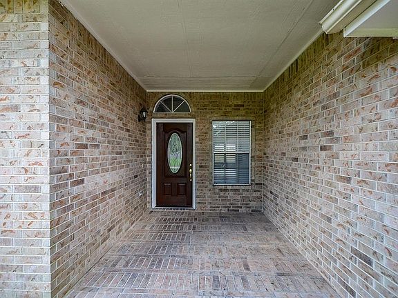 4th image of 1323 Hunter Green Ln