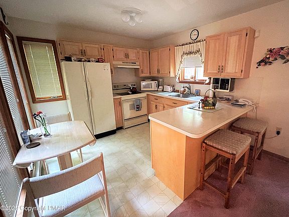 2nd image of 216 Summerton Cir
