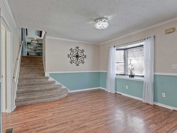 3rd image of 676 Marine Dr