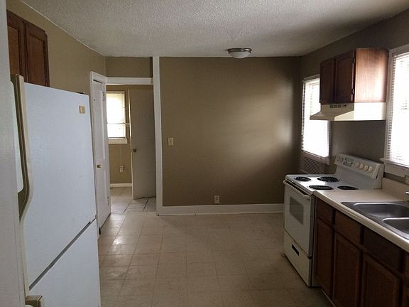 4th image of 517 W Terrell St