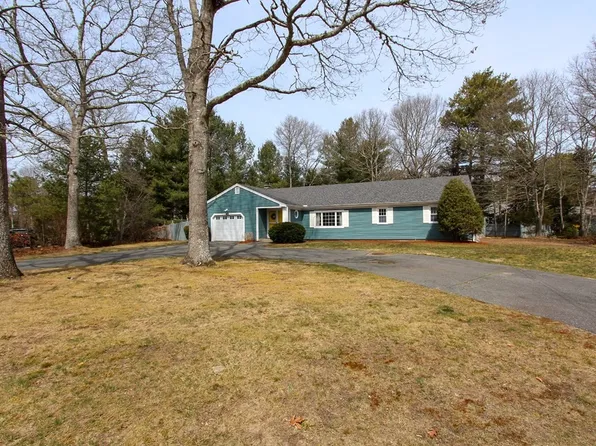 47 Foxglove Rd, Barnstable, MA 02630