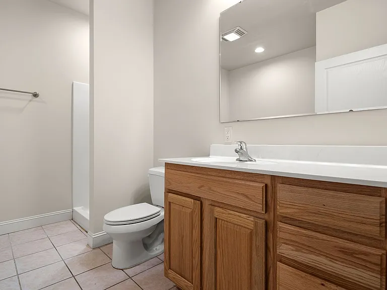 8 Trafalgar Cir — Photo 14