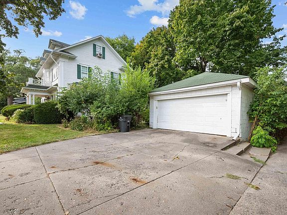 5th image of 2605 17th Ave