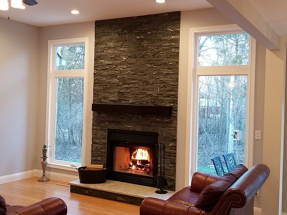 4th image of 1854 Helens Way