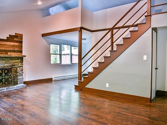 3rd image of 111 Josephine Ln