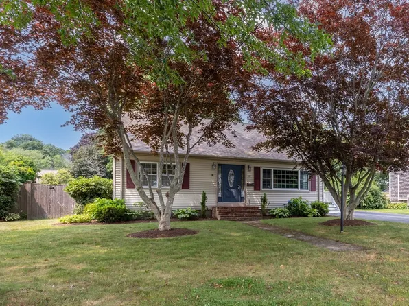 72 North St, Fairhaven, MA 02719