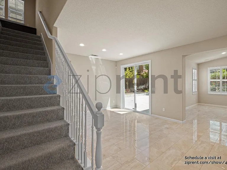 5023 Queensbury Way — Photo 8