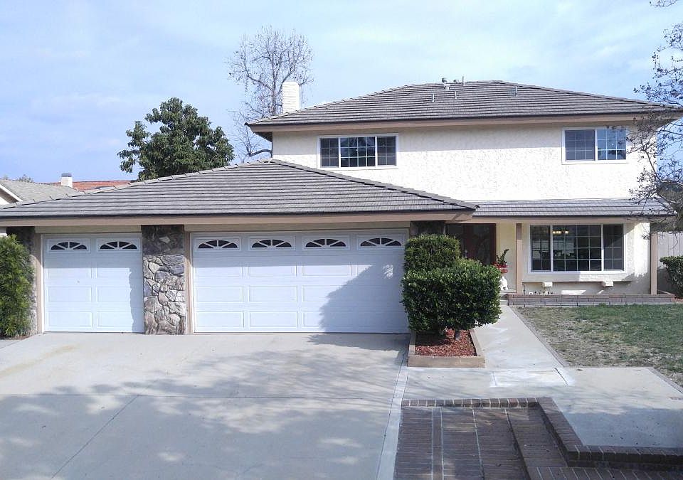 Front View 3 Car Garage