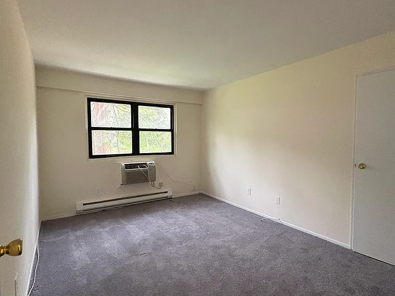 Fieldstone Dr — Photo 7