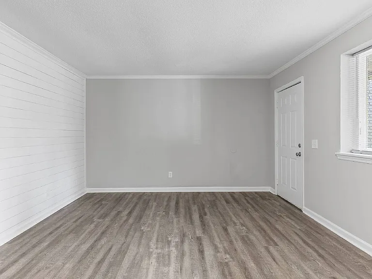 105 Ppoole St #303 — Photo 20