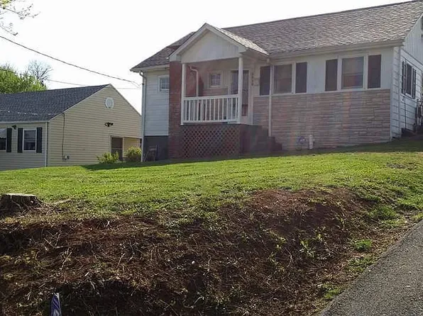 1528 Suncrest Dr, Kingsport, TN 37665