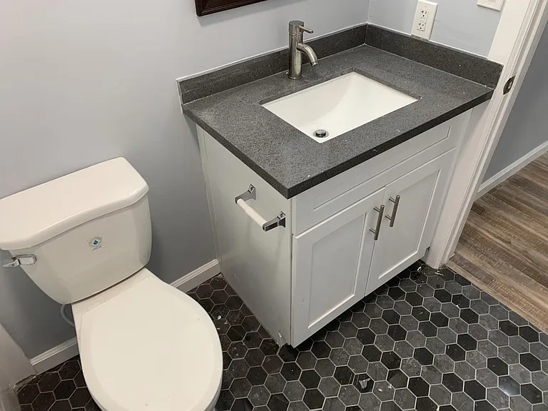 627 N Alexandria Ave — Photo 7