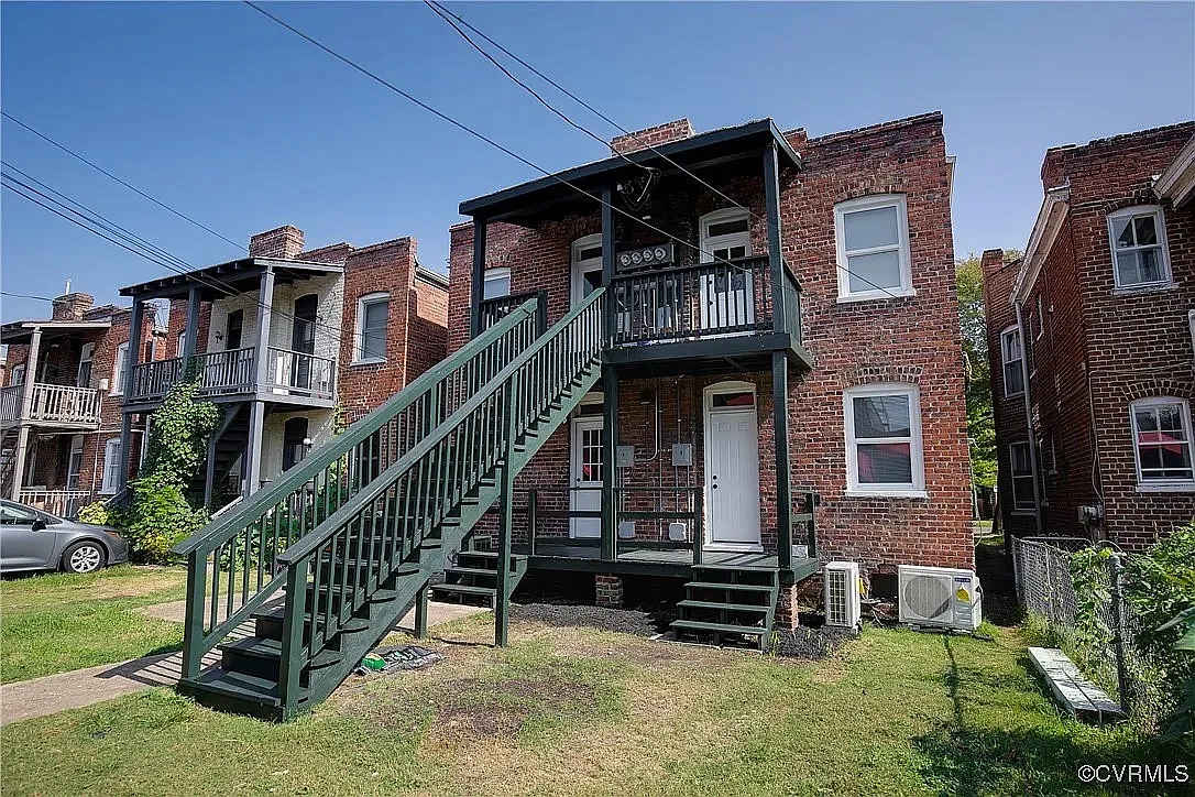 2 bed, 765 sqft, $1,945 — Photo 2