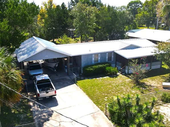 128 Arizona St, Carrabelle, FL 32322
