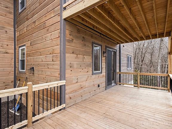 3rd image of 406 Red Maple Lane
