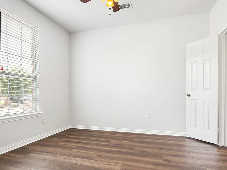 135 Springtree St — Photo 14