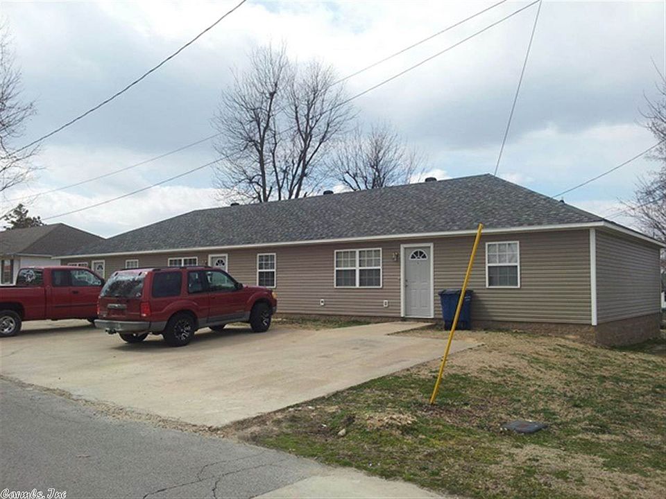 2nd image of 107 N 5th St