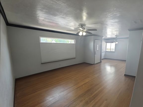 3rd image of 215 Almond St