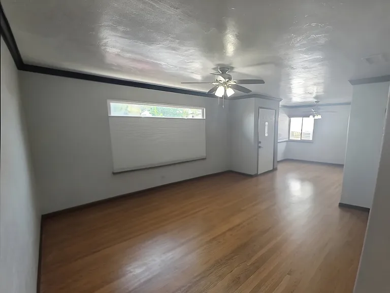 215 Almond St — Photo 3
